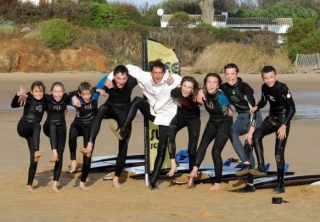  clases de surf y buen ambienle 